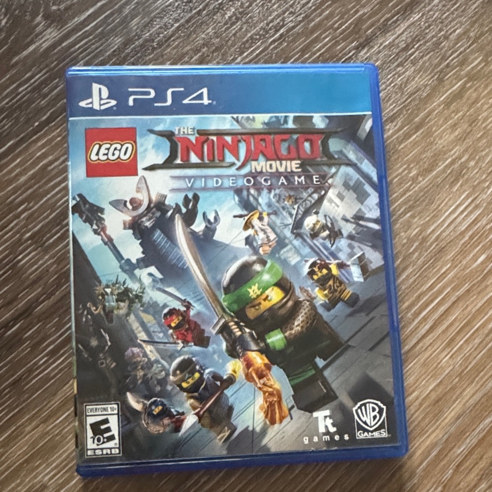 LEGO Ninjago Video Game for PS4 - Blue and Red Cover